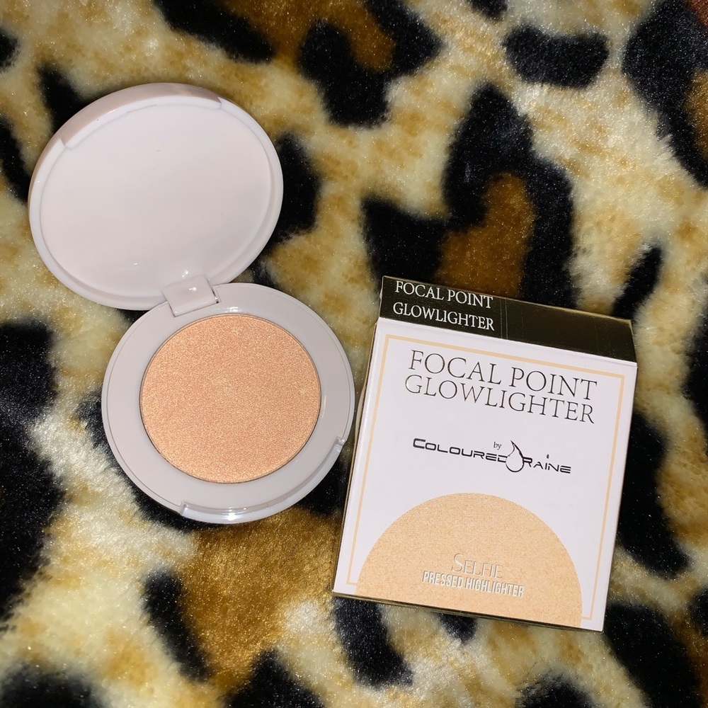 🆕 Colored Raine Glowlighter in “Selfie”